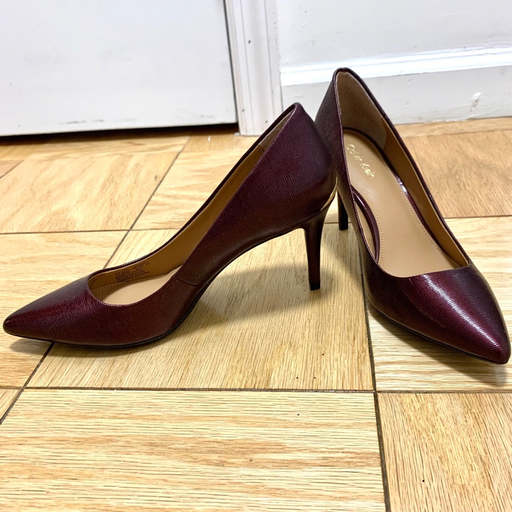 Calvin Klein Gayle pump
